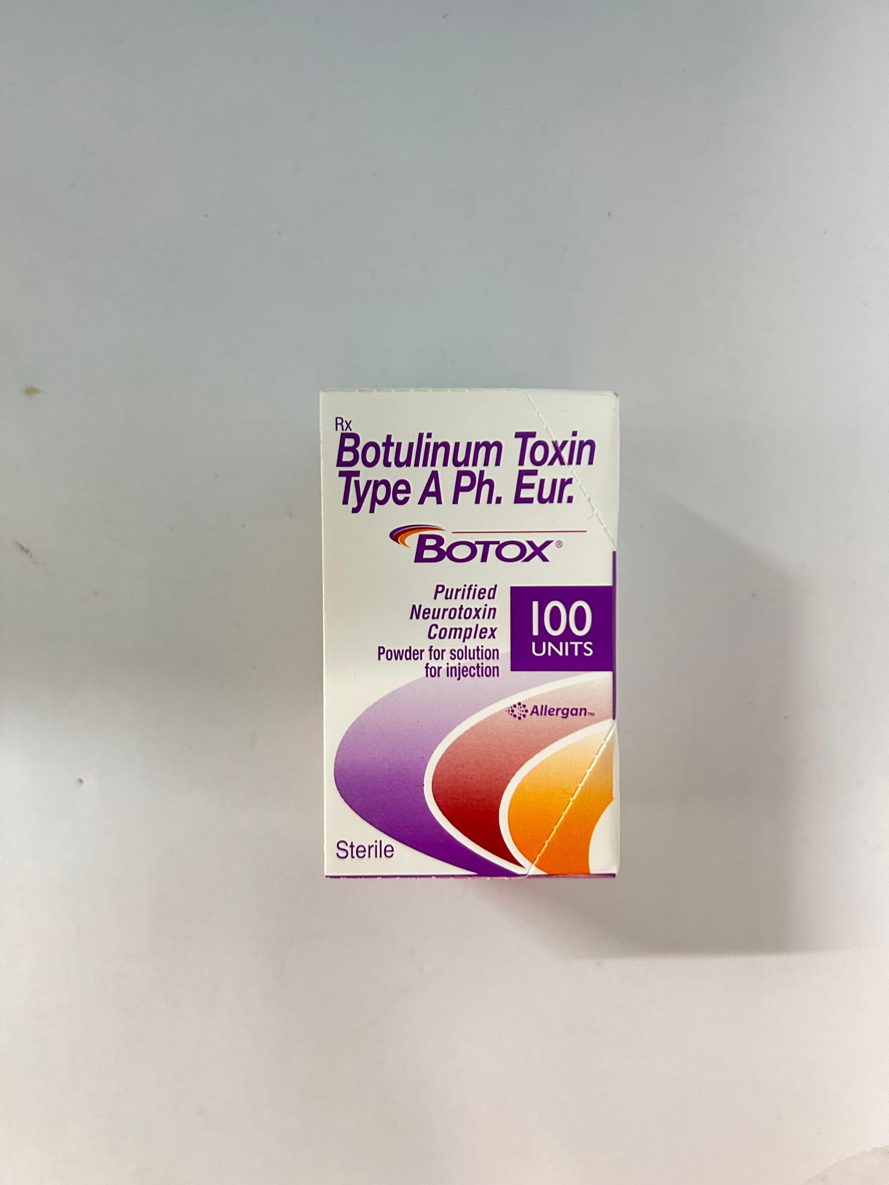 Botox 100 IU Injection, It is widely used for both medical and cosmetic purposes.